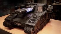 俄罗斯高玩自制《战锤40K》坦克外形的电脑机箱